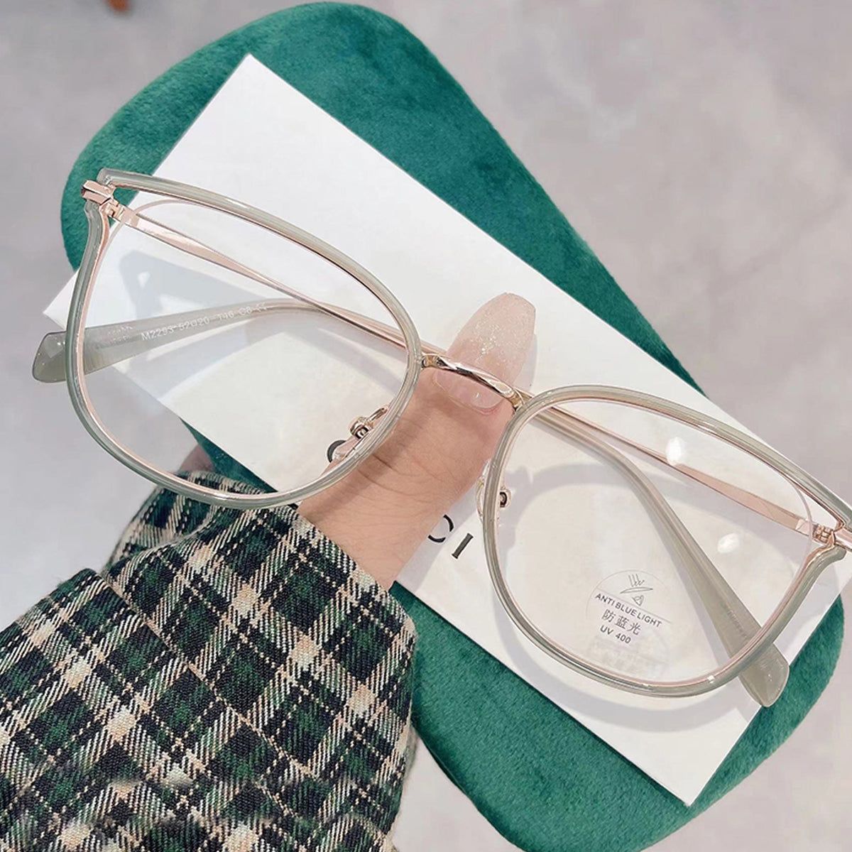 GREEN